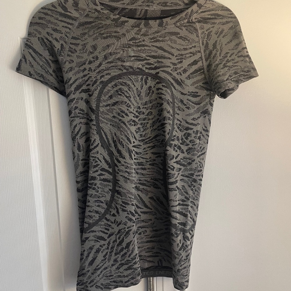 Lululemon Swiftly Tech Size 4